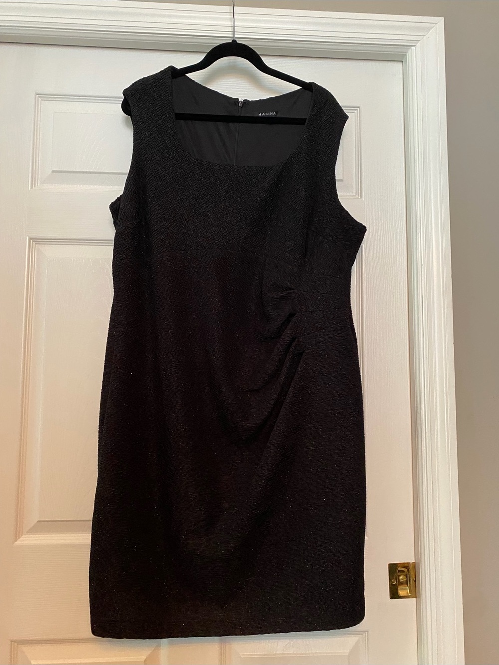 MARINA Black Textured Sleeveless Midi Sheath Dress
